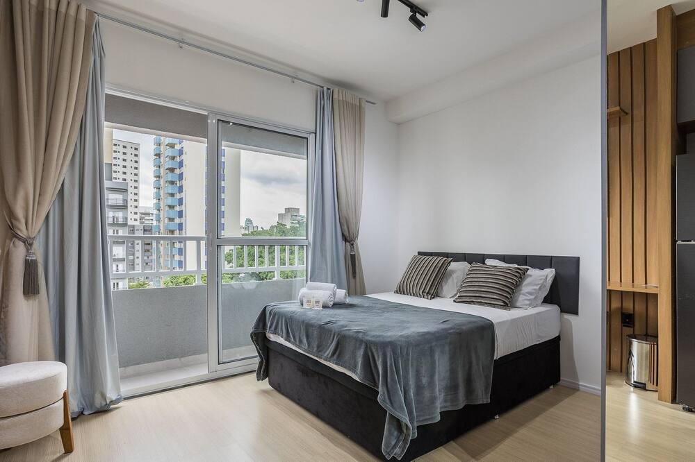 Studio w/ Balcony 850 m From the Subway Msz0504