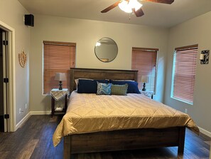 3 bedrooms, iron/ironing board, bed sheets - This is a beautiful 3 bedroom, 2 bath cozy, cabin style home. (Payson)