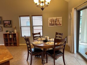 Dining - This is a beautiful 3 bedroom, 2 bath cozy, cabin style home. (Payson)