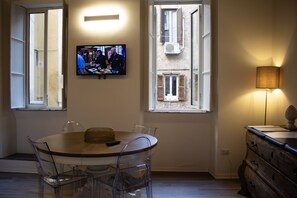 Dining - Regina Cappellari-Historic house Campo dè Fiori (historic center of Rome) (Roma)