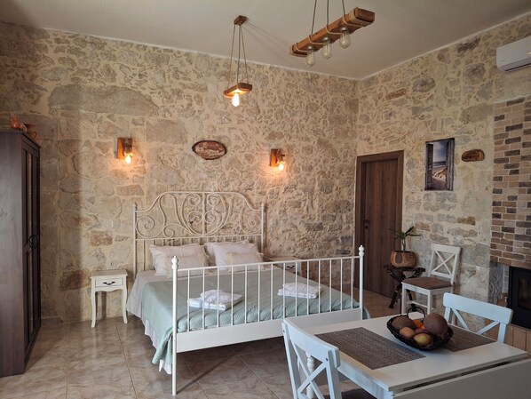 1 bedroom, iron/ironing board, free WiFi, bed sheets