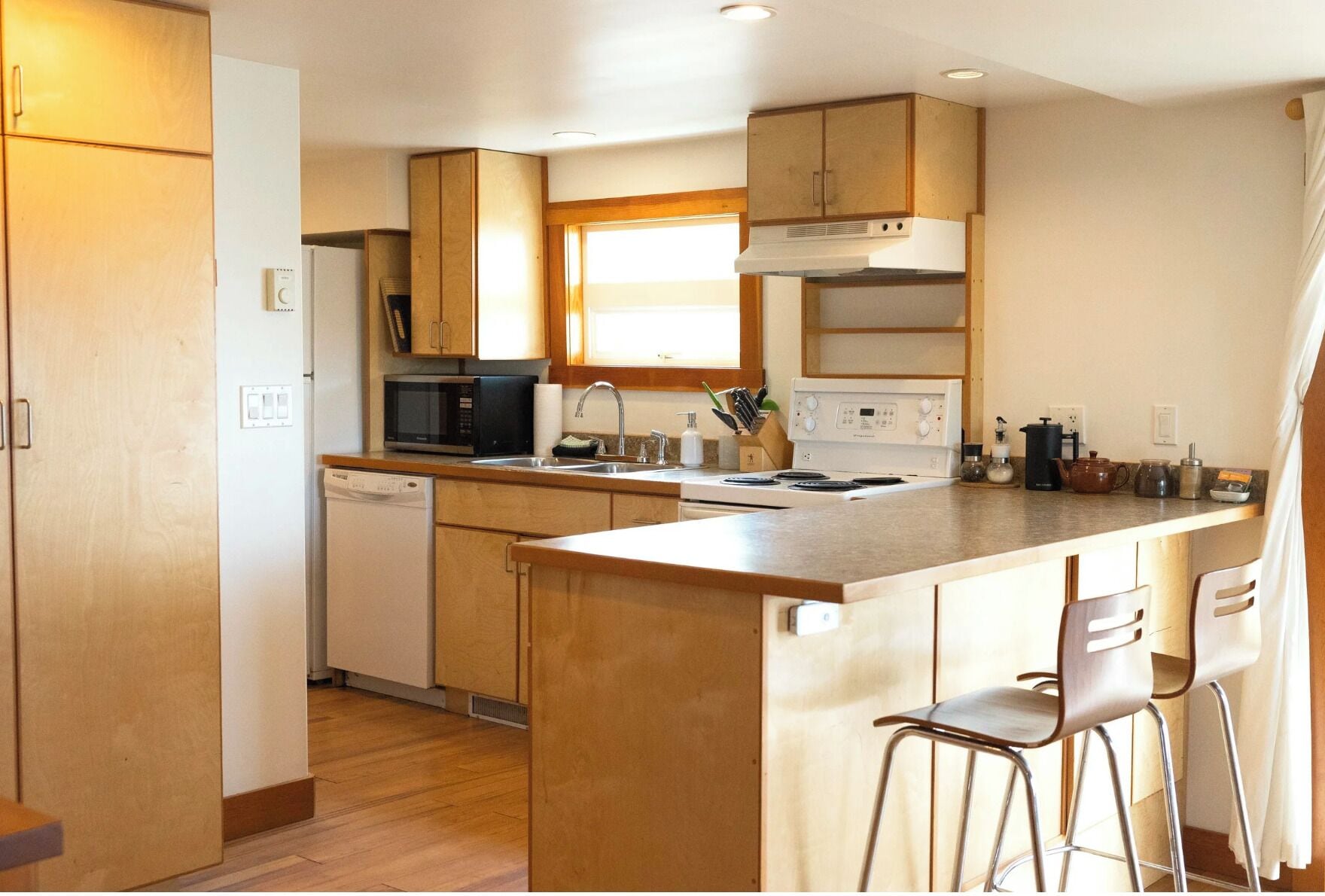 Suite - balkon - havudsigt | Privat køkken