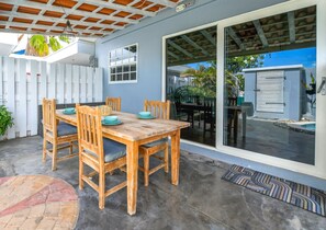 Outdoor dining