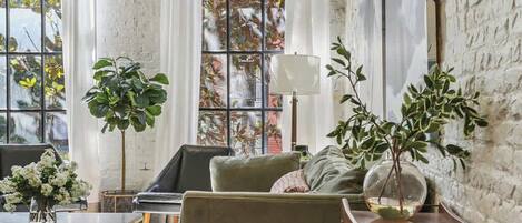 Televisión y oficina