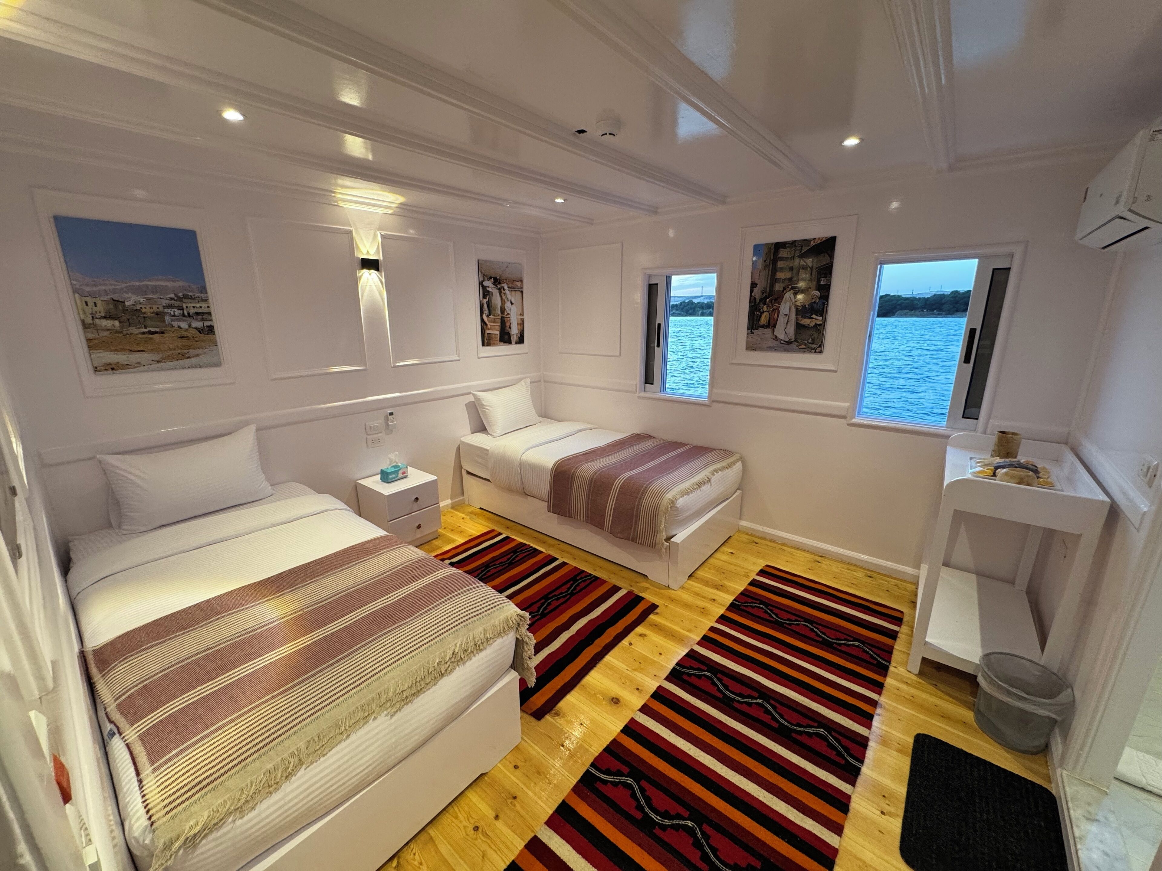 Strykejern/-brett, internettilgang og sengetøy