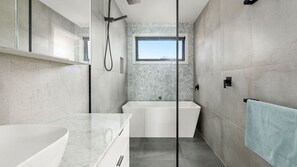 Bathroom - Coastal Ember - Perfect for your next holiday!! (Inverloch)