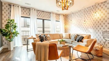 Een televisie en een kantoor