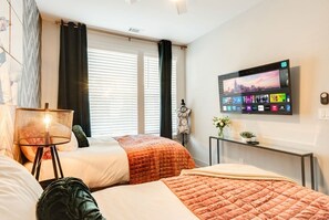 4 Schlafzimmer, Schreibtisch, Bügeleisen/Bügelbrett, WLAN