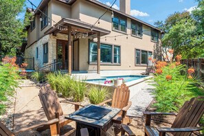Outdoor dining - ATX Oasis | Pool | Hot tub | Firepit | Billiards (Austin)