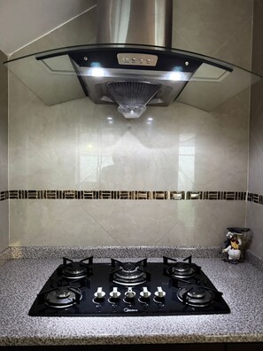 Fridge, microwave, oven, coffee/tea maker - Casa luA /Private Jacuzzi (Baños de Agua Santa)