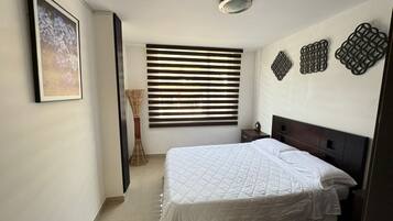 4 bedrooms, desk, iron/ironing board, free WiFi