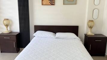 4 bedrooms, desk, iron/ironing board, free WiFi