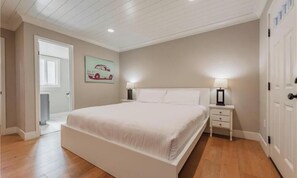 3 bedrooms, free WiFi, bed sheets - Sunny Newport Beach Getaway (Newport Beach)