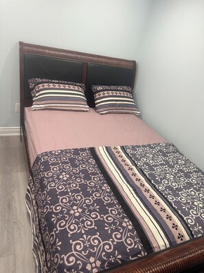 Internet - Cozy 2 bedroom apartment with 3 beds (Brampton)