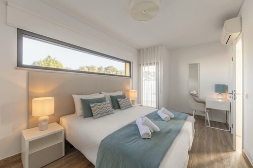 Silver Coast Haven - Private Pool & Terrace