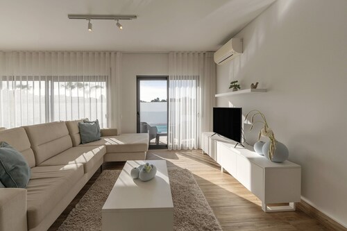 Silver Coast Haven - Private Pool & Terrace