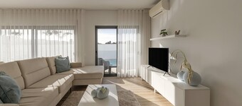 Silver Coast Haven - Private Pool & Terrace