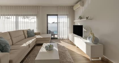 Silver Coast Haven - Private Pool & Terrace