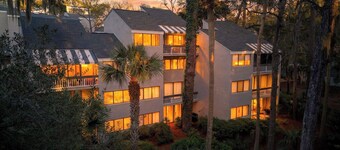Treetops 4904 by Avantstay Hilton Head Condo + Balcony + Shared Pool + Tennis Court + Near Beach and Dining