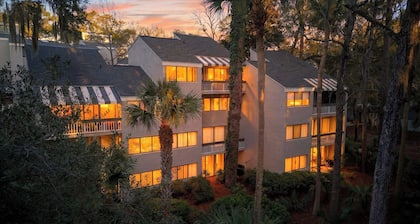 Treetops 4904 by Avantstay Hilton Head Condo + Balcony + Shared Pool + Tennis Court + Near Beach and Dining