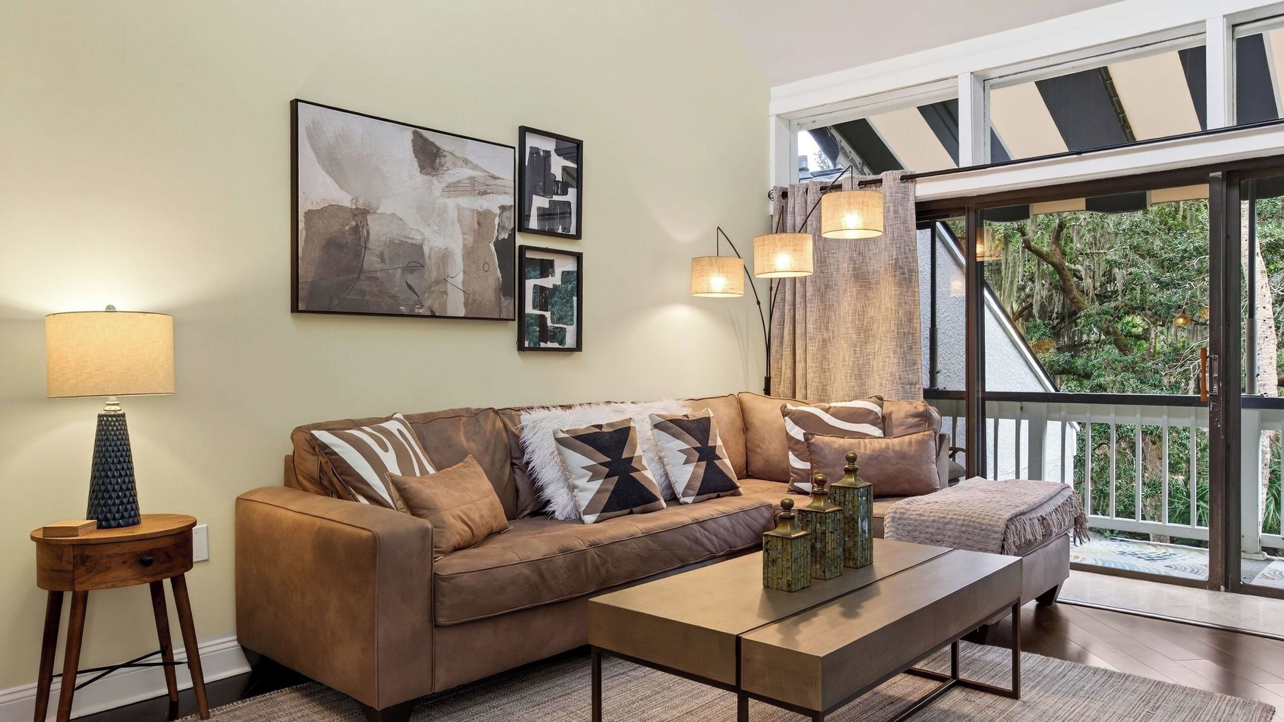 apartman (2 Bedrooms) | Nappalirész | Tévé