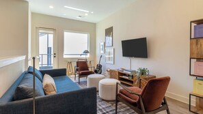 House (6 Bedrooms) | Interior - Sleeps 16 3 Units in Downtown Nashville, Private Balcony Conway by Avantstay (Nashville)
