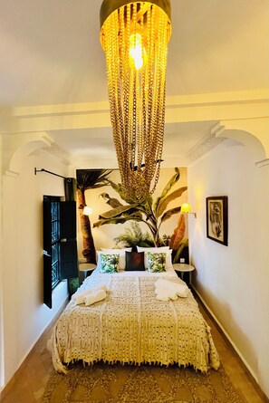 Caja de seguridad en la habitación, cortinas blackout y wifi gratis 