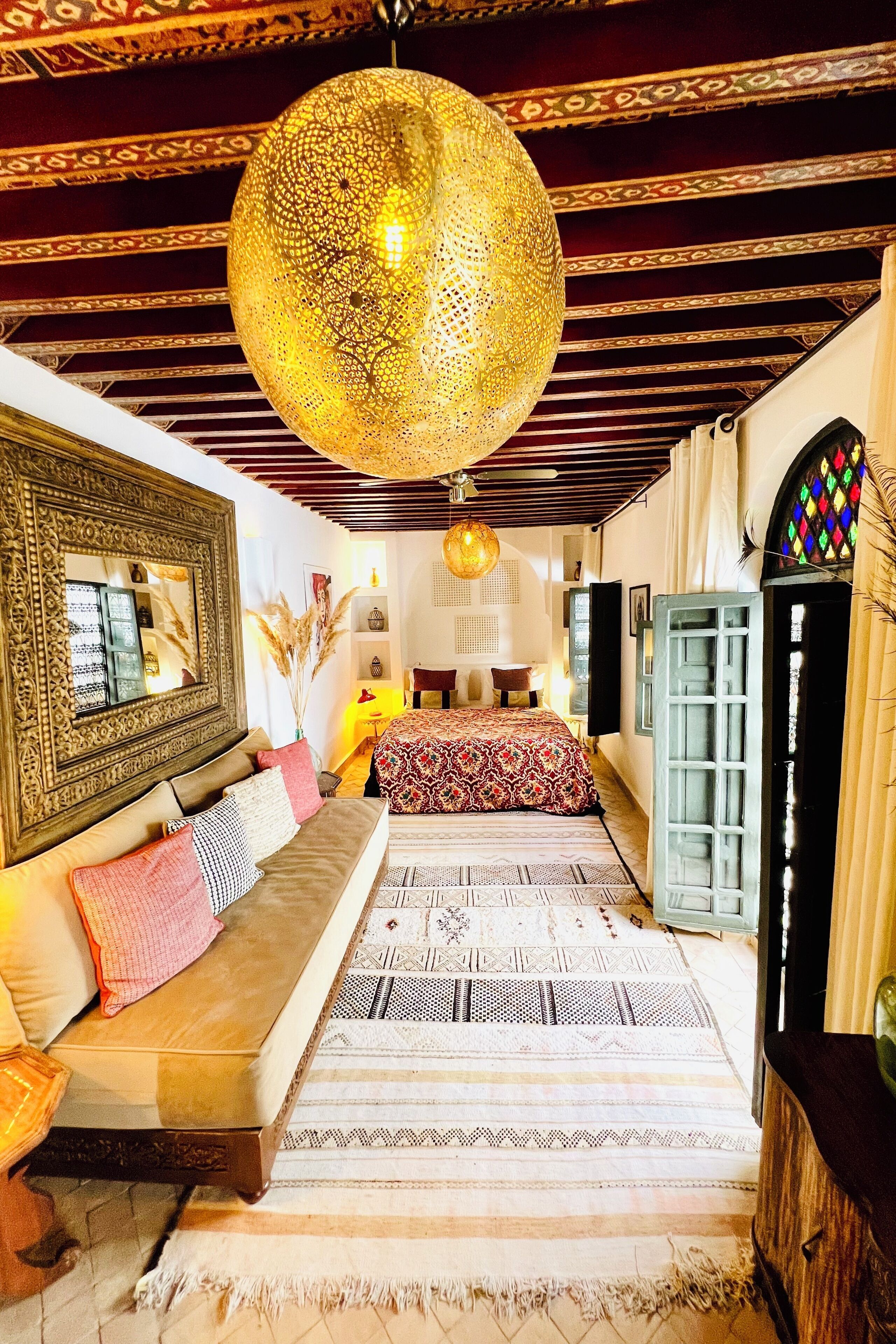 Caja de seguridad en la habitación, cortinas blackout y wifi gratis 