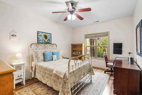 The Charming Retreat For 6!