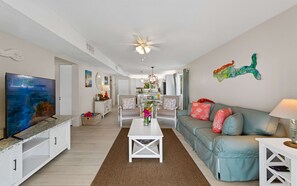 Smart TV, books - Beachfront, Balcony, Pool, Gym, Ocean Views (St. Thomas)
