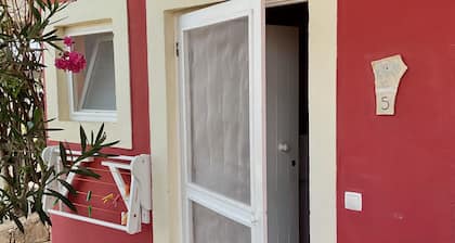 Studio for 2. *Free Pickup!* Stella Maris! May.