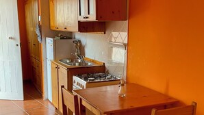Private kitchen - Studio for 2. *Free Pickup Stella Maris! (Maio)