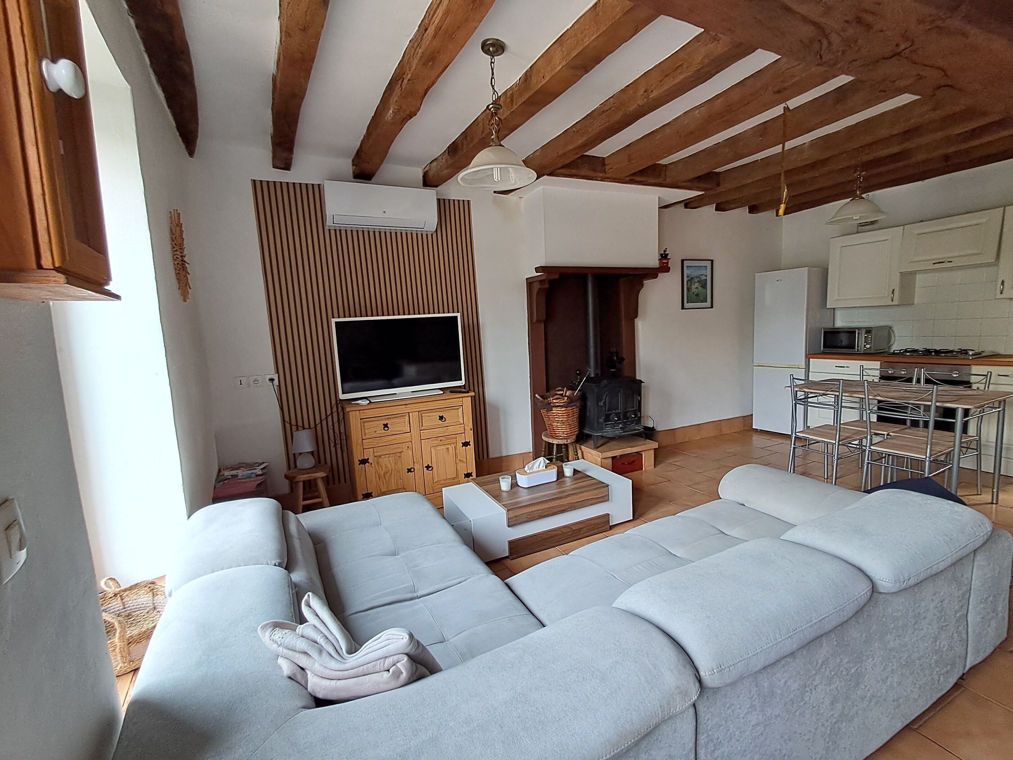 Televisión, chimenea