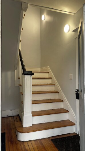 Interior - Beautiful Park ave area 2BR apt near downtown rochester w/ parking w/d balconies (Rochester)