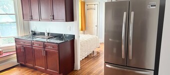Beautiful Park ave area 2BR apt near downtown rochester w/ parking w/d balconies