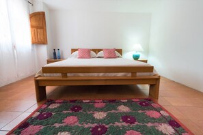 7 slaapkamers, een strijkplank/strijkijzer, beddengoed