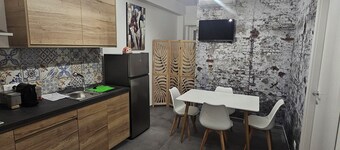 Hakuna Matata - Cozy Shelter Two Steps from the Beach