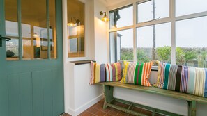 Interior - Lon Las - sleeps 4 guests  in 2 bedrooms (Nefyn)