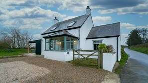 Exterior - Lon Las - sleeps 4 guests  in 2 bedrooms (Nefyn)