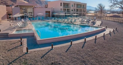 Spacious 2-bedroom condo with AC in beautiful Moab