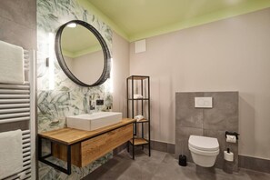 Hair dryer, towels - Leuktaladventure-Apartment-Premium-Private Bathroo (Trassem)