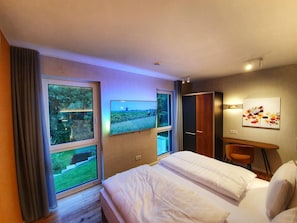 Desk, iron/ironing board, travel cot, WiFi