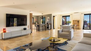 TV - Villa A Roccia entre mer et montagne avec piscine privée (Sisco)