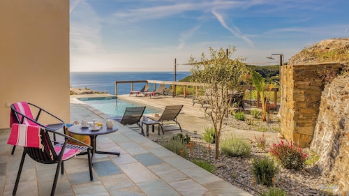Villa A Roccia entre mer et montagne avec piscine privée