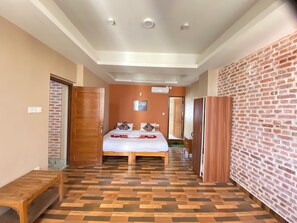 Didekorasi berbeda-beda dan dilengkapi dengan perabotan berbeda-beda