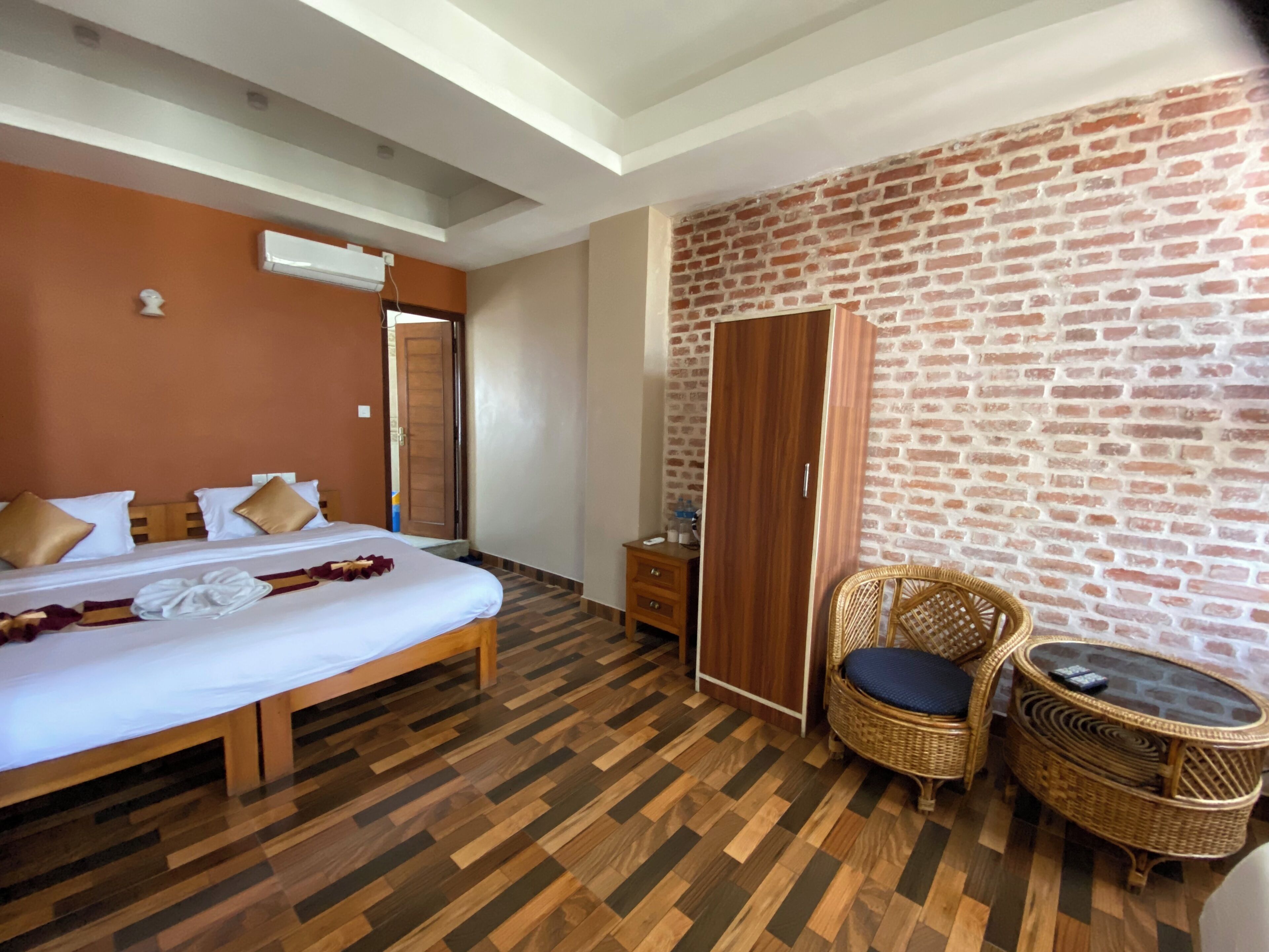 Individuell dekoriert, individuell eingerichtet, Schreibtisch