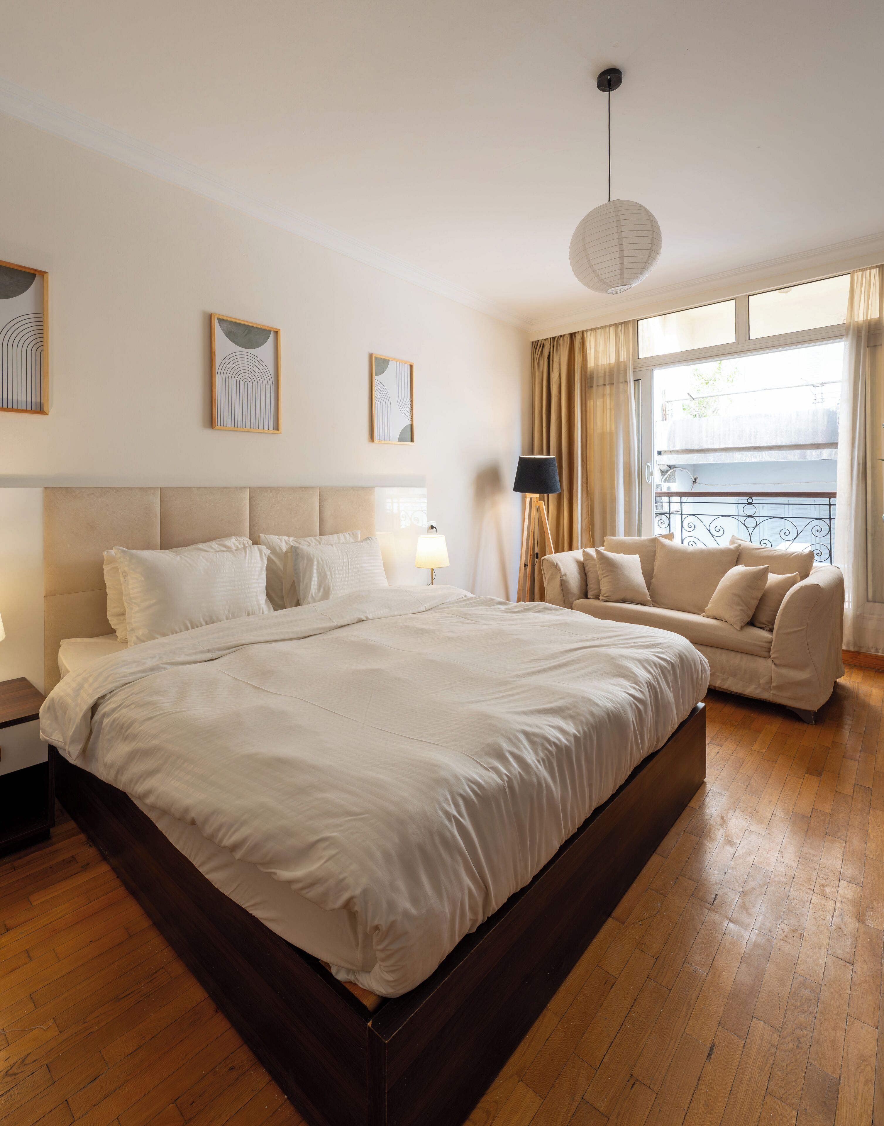 Iron/ironing board, Internet, bed sheets