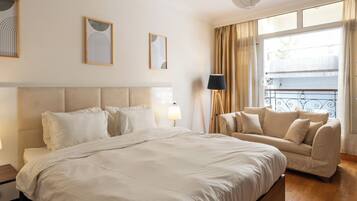 Iron/ironing board, Internet, bed sheets