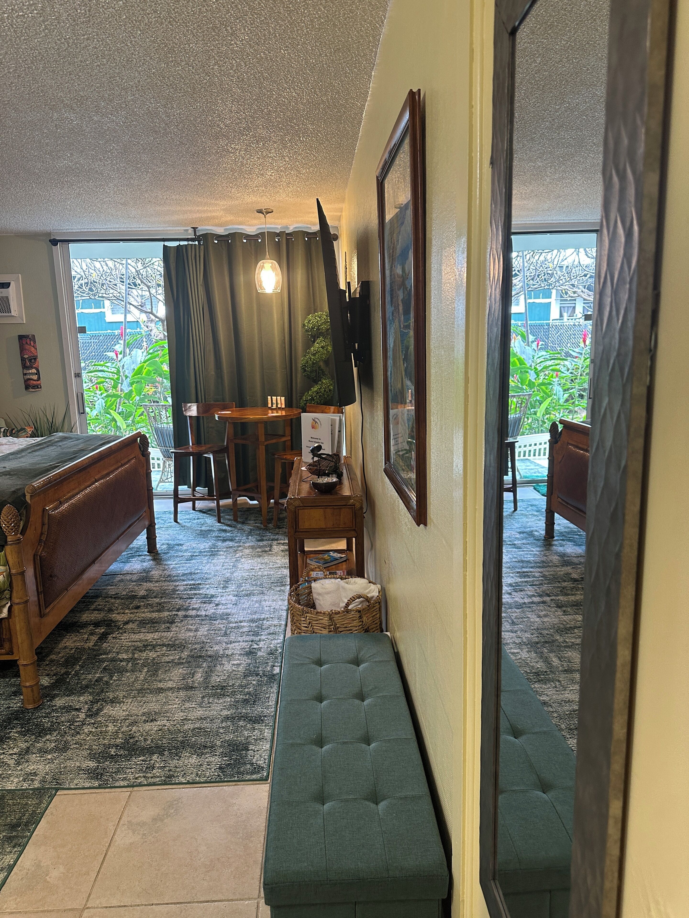 1 bedroom, internet, bed sheets
