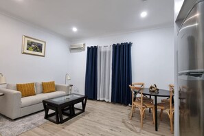 Interior - Serene Wishart Haven: 1BR Private Parking M15 (Wishart)